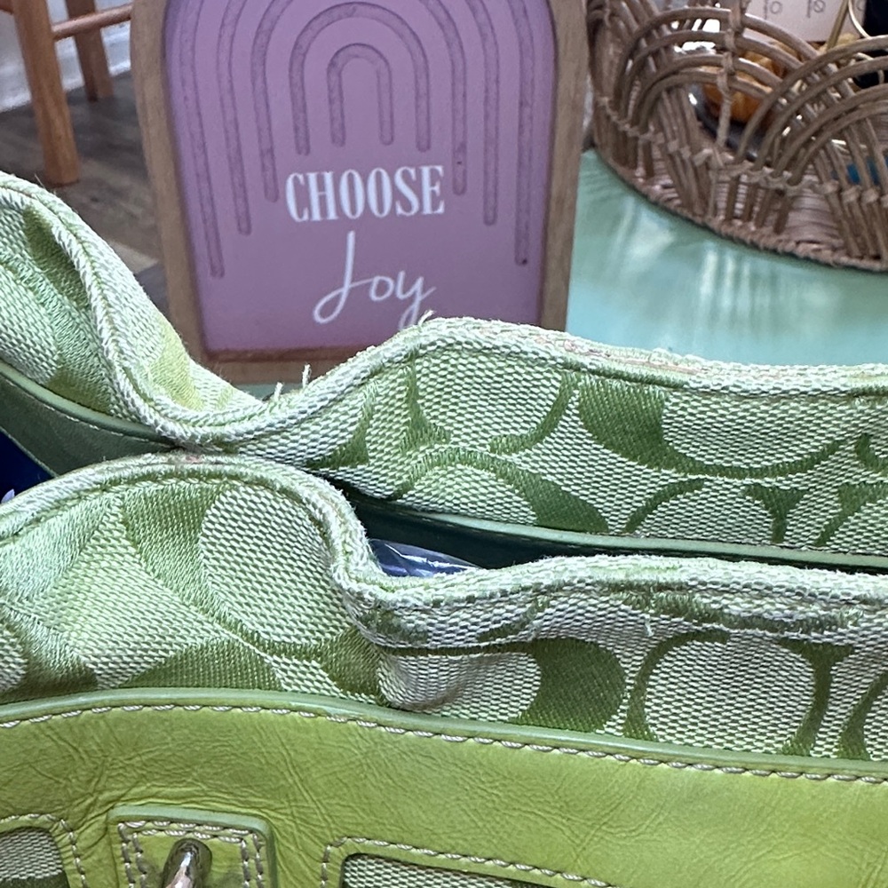 Coach Green Shoulder Bag - Picture 2 of 16
